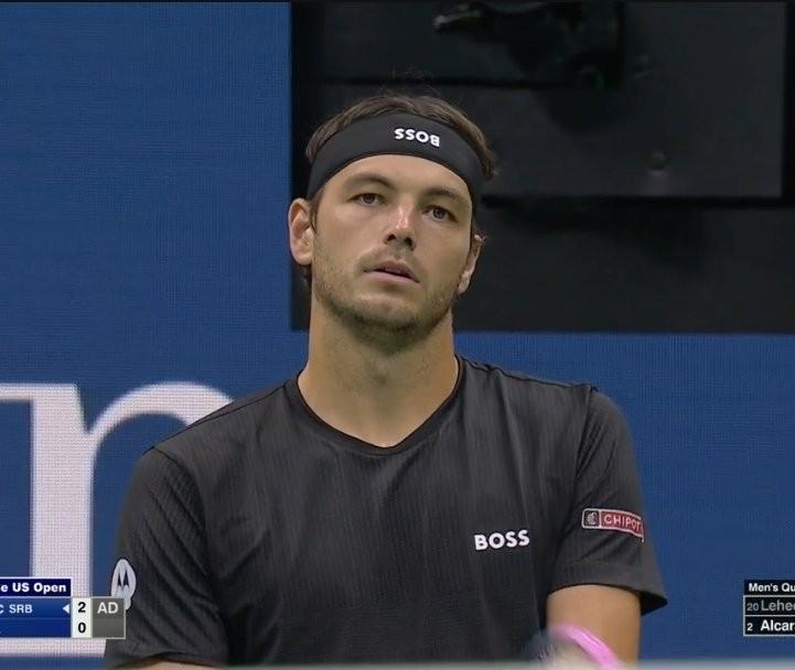 在场上发带戴反,弗里茨:怎么没人提醒我